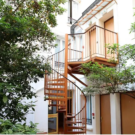 Nouvel 18 Hotel