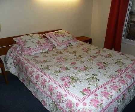 Nouvel 18 Hotel 2*